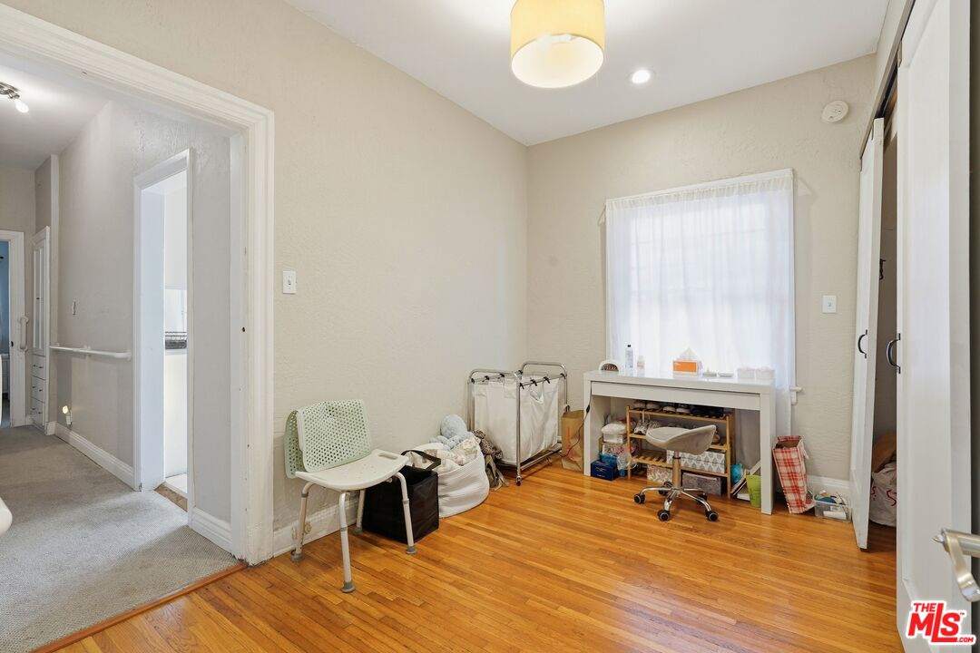 1760 W 24th St