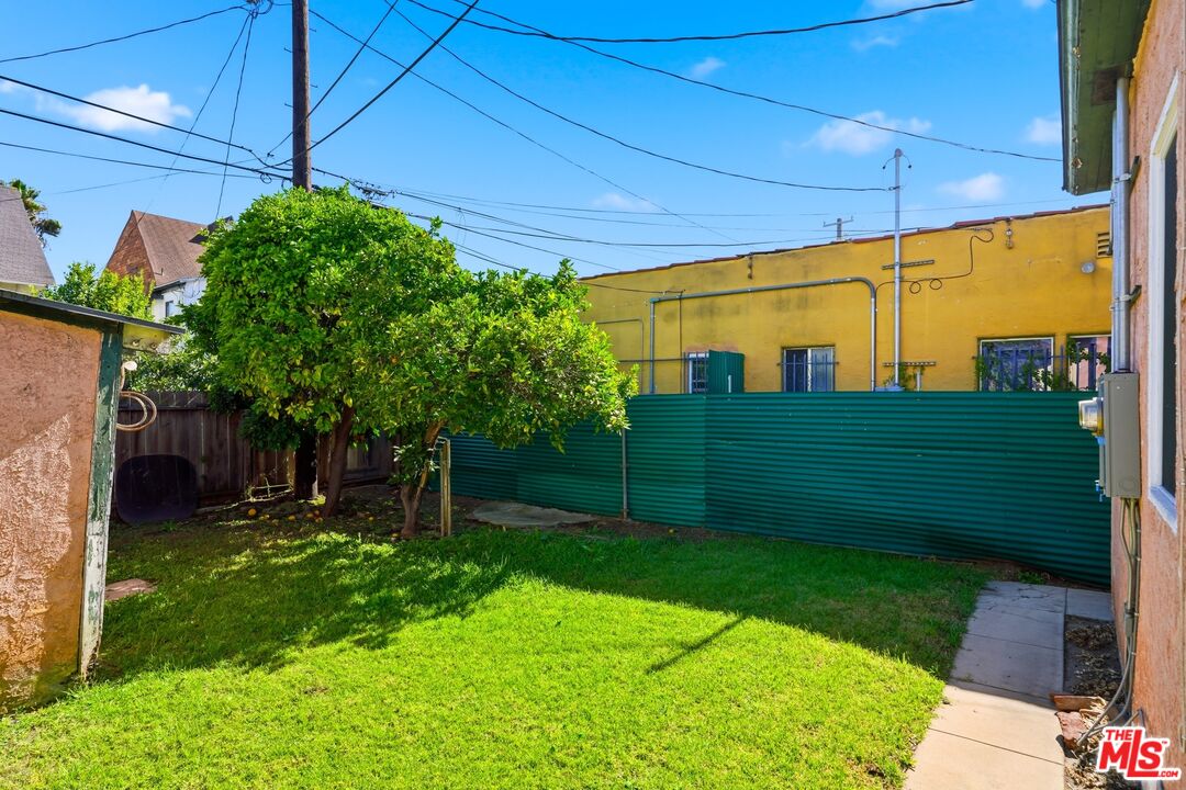 1760 W 24th St