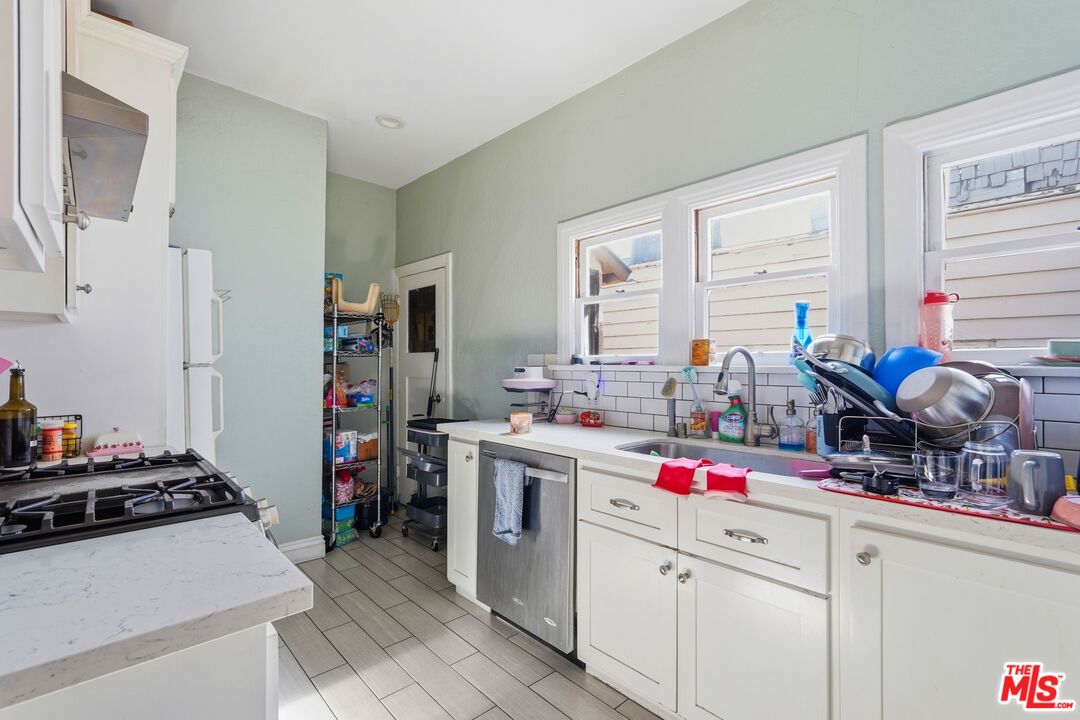 1760 W 24th St
