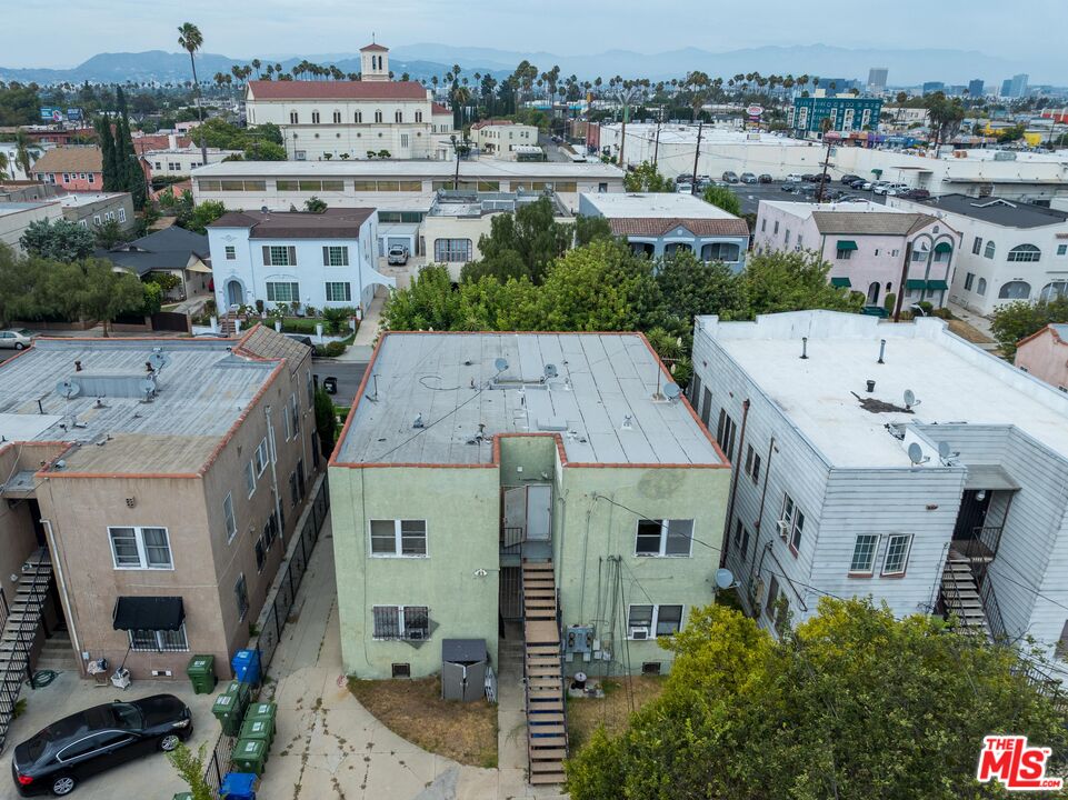 4056 W 21st St Unit: 4056-4058