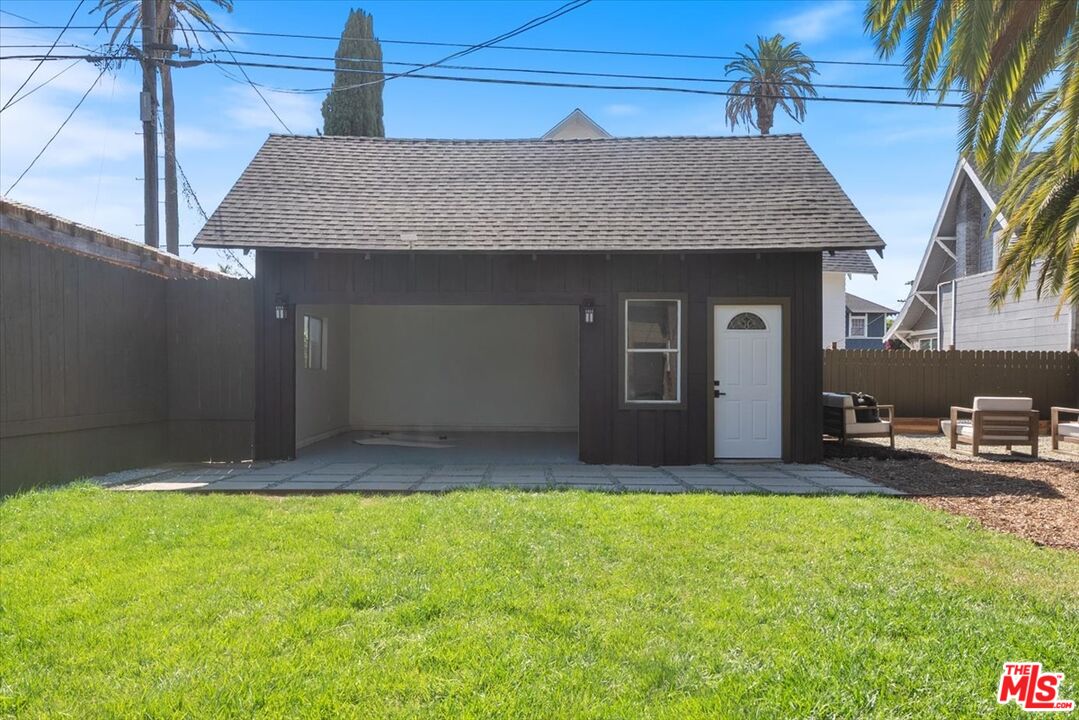1651 S Wilton Pl