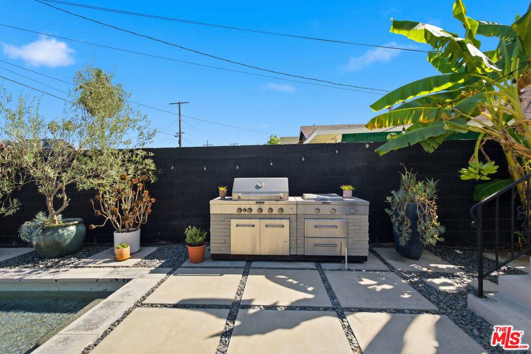 2640 S Hobart Blvd