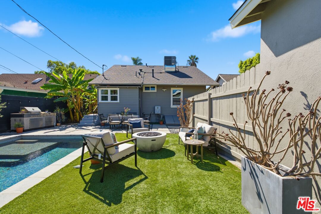 2640 S Hobart Blvd