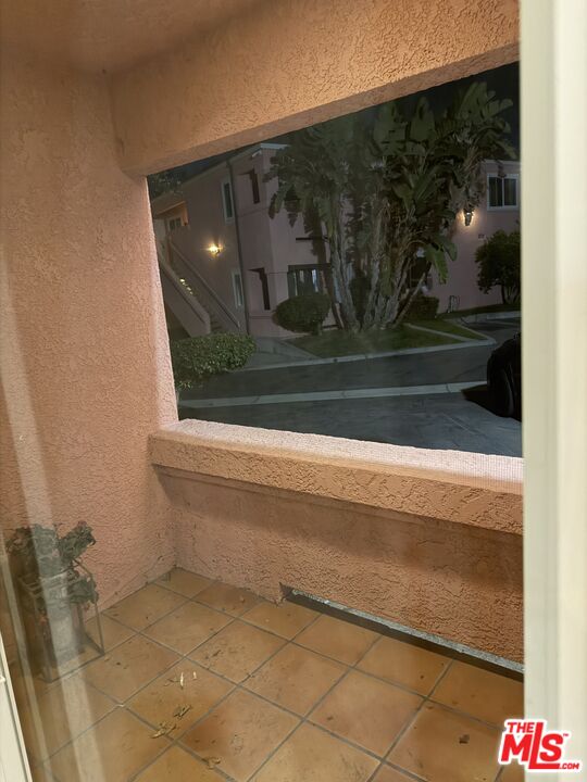 4810 S La Brea Ave Unit: 107
