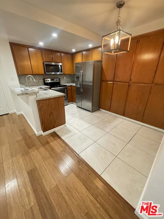 4810 S La Brea Ave Unit: 107