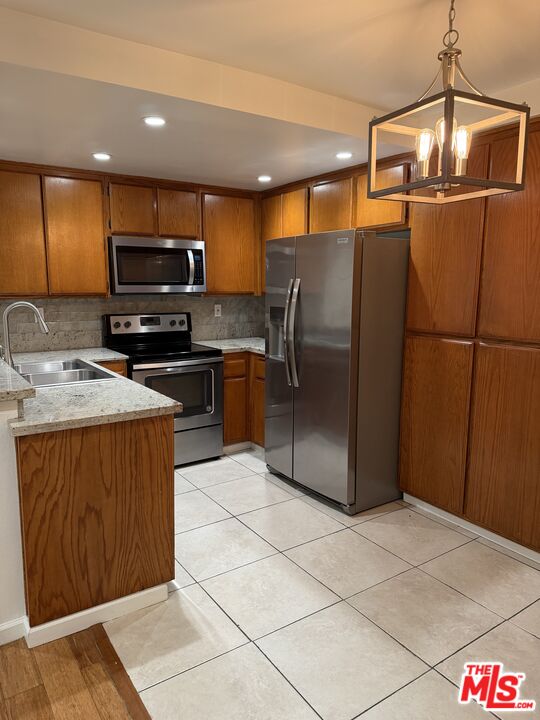 4810 S La Brea Ave Unit: 107