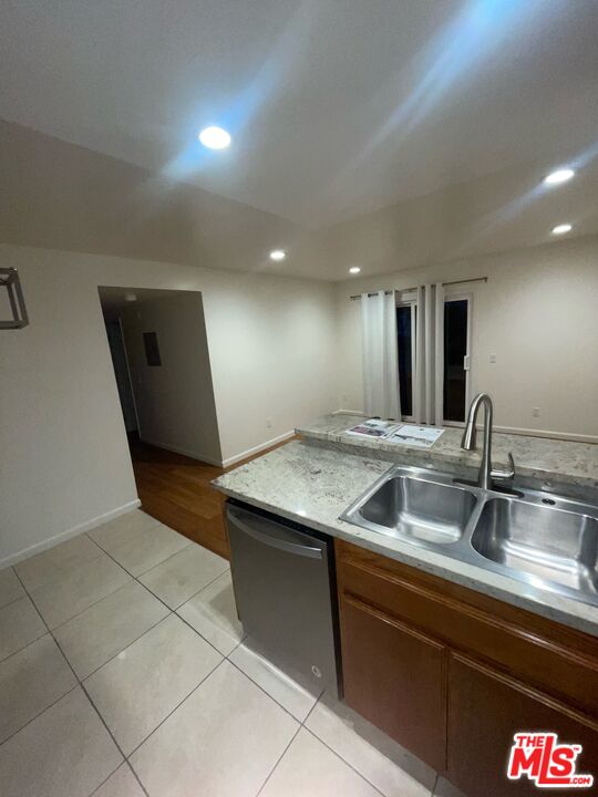 4810 S La Brea Ave Unit: 107