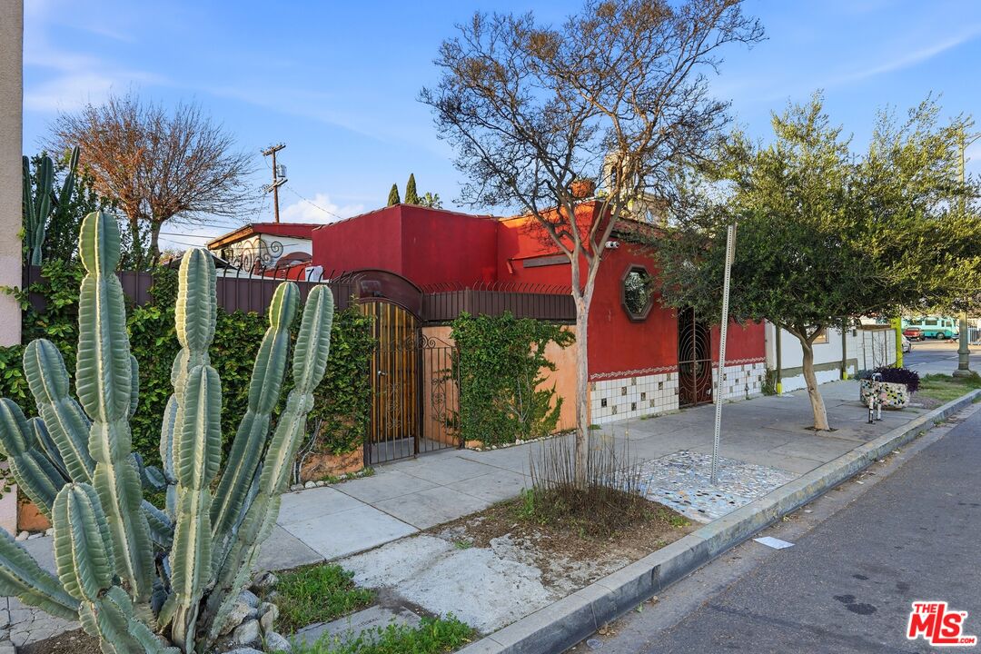 5371 Alhambra Ave