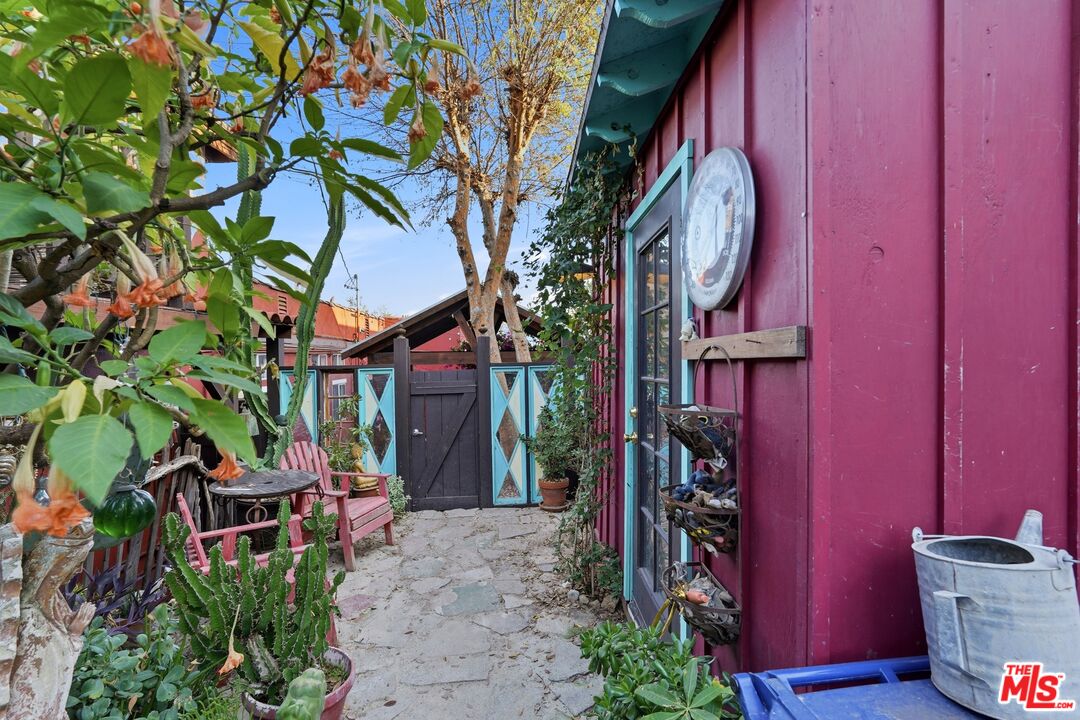 5371 Alhambra Ave