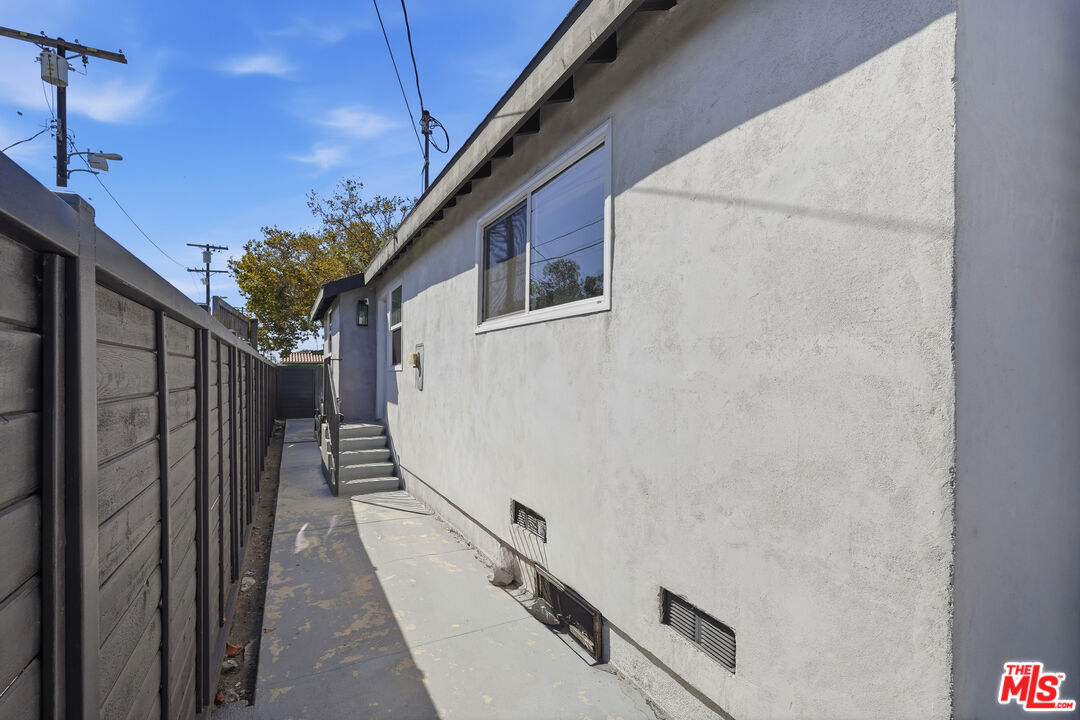 3050 Chesapeake Ave
