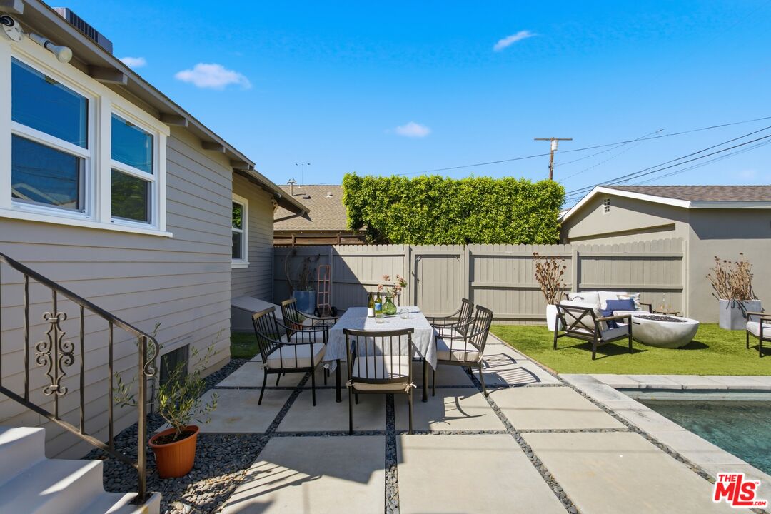 2640 S Hobart Blvd