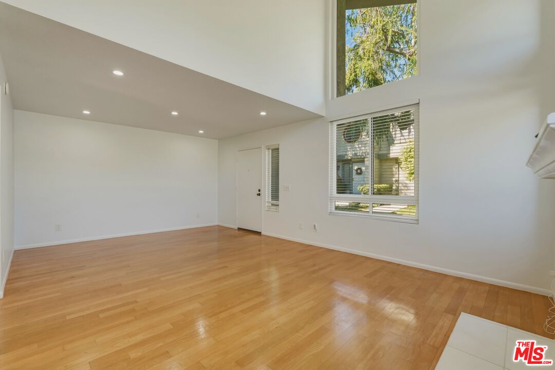 6845 Valley Circle Blvd Unit: 22