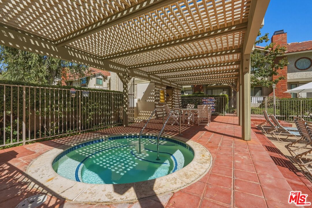6845 Valley Circle Blvd Unit: 22