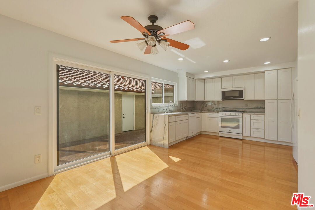6845 Valley Circle Blvd Unit: 22
