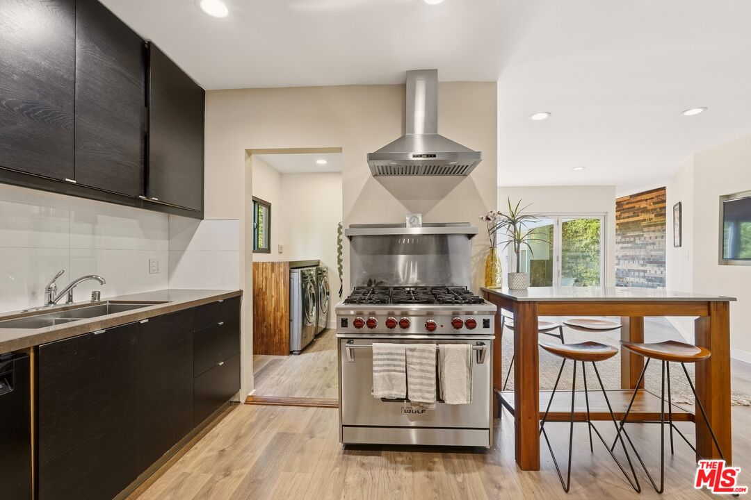 860 S Mullen Ave