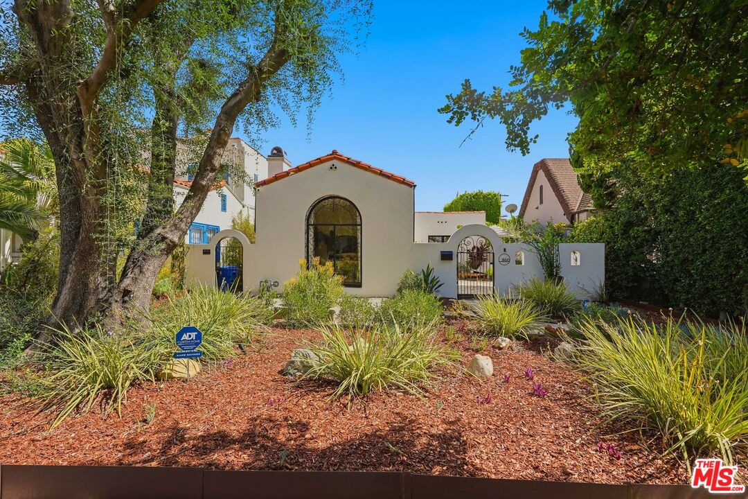 860 S Mullen Ave