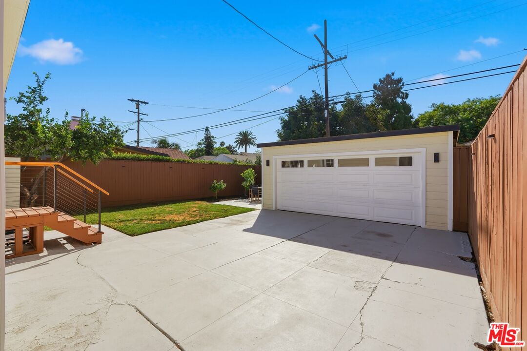 3667 Cimarron St