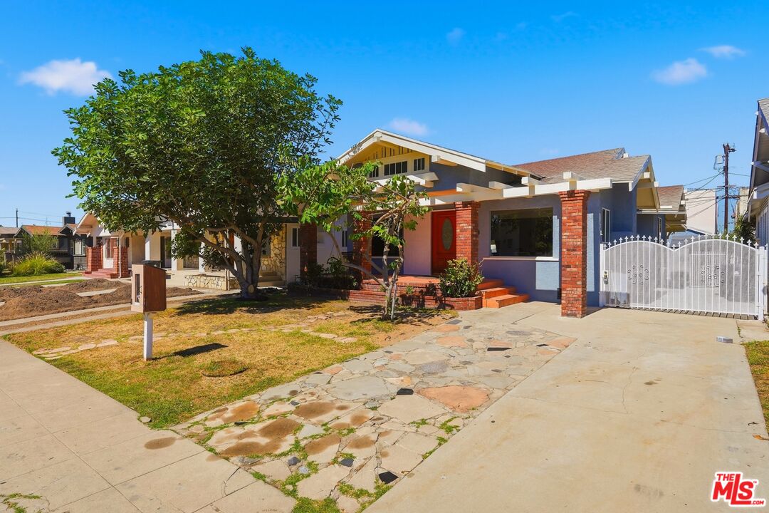 1825 Middleton Pl