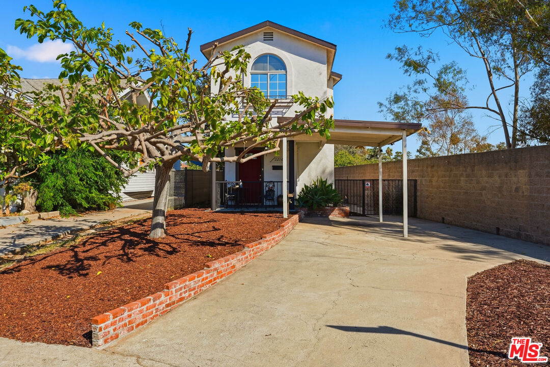 2216 5th Ave