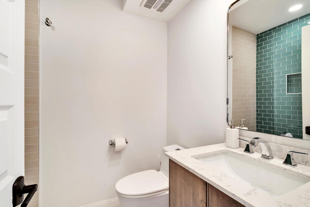 1833 S Araby Drive Unit: 9