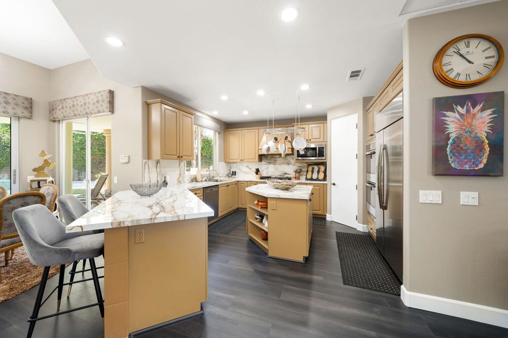 45368 Espinazo Street