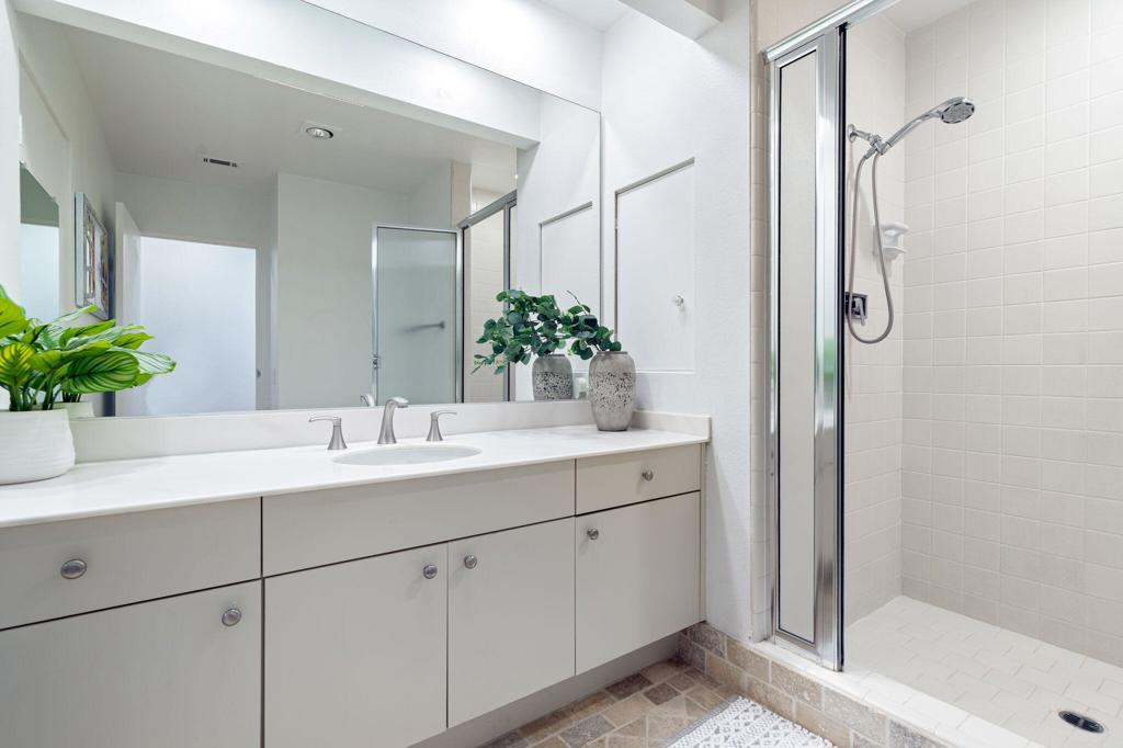 46621 Arapahoe Lane B