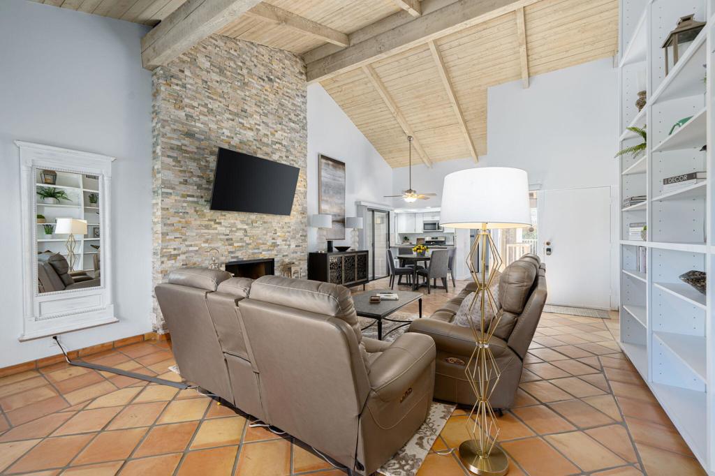 46621 Arapahoe Lane B