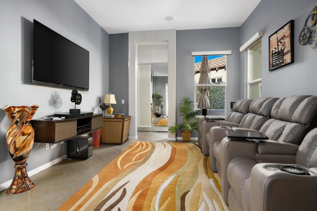 3 Pyramid Lake Court