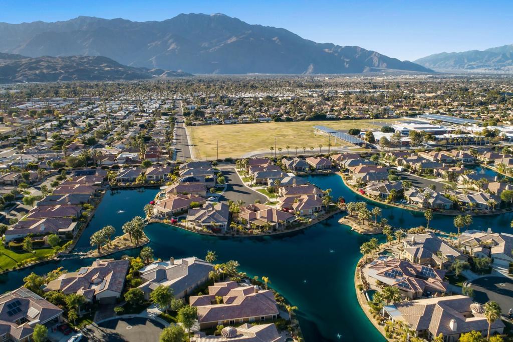 3 Pyramid Lake Court