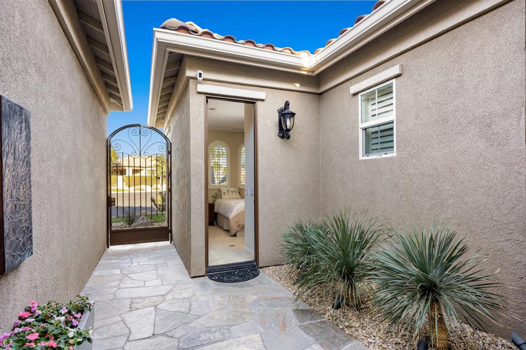 3 Pyramid Lake Court