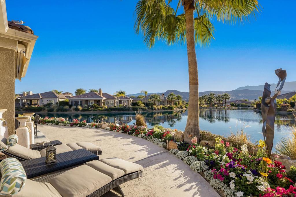 3 Pyramid Lake Court