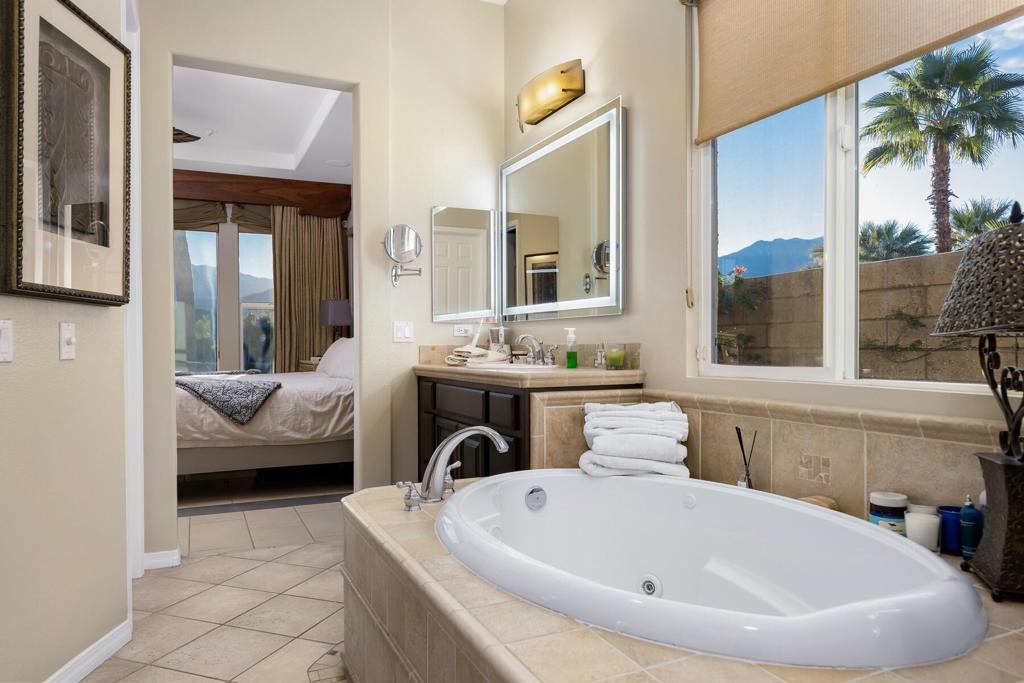 3 Pyramid Lake Court