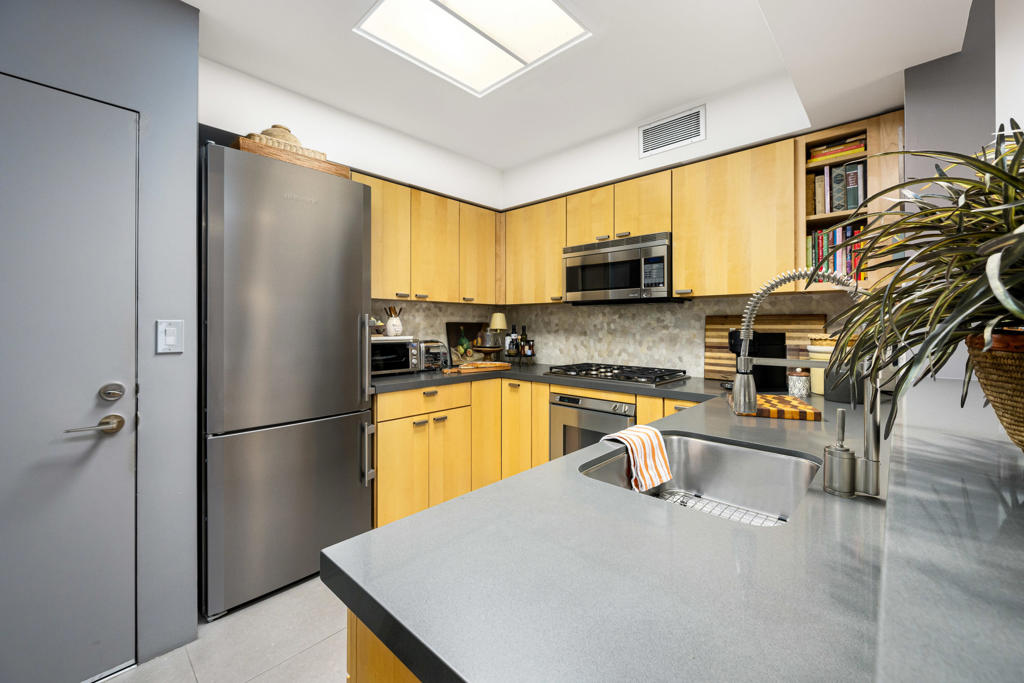 45415 San Luis Rey Avenue