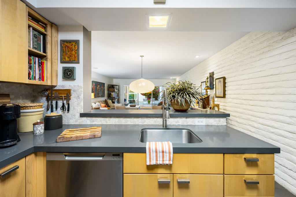 45415 San Luis Rey Avenue