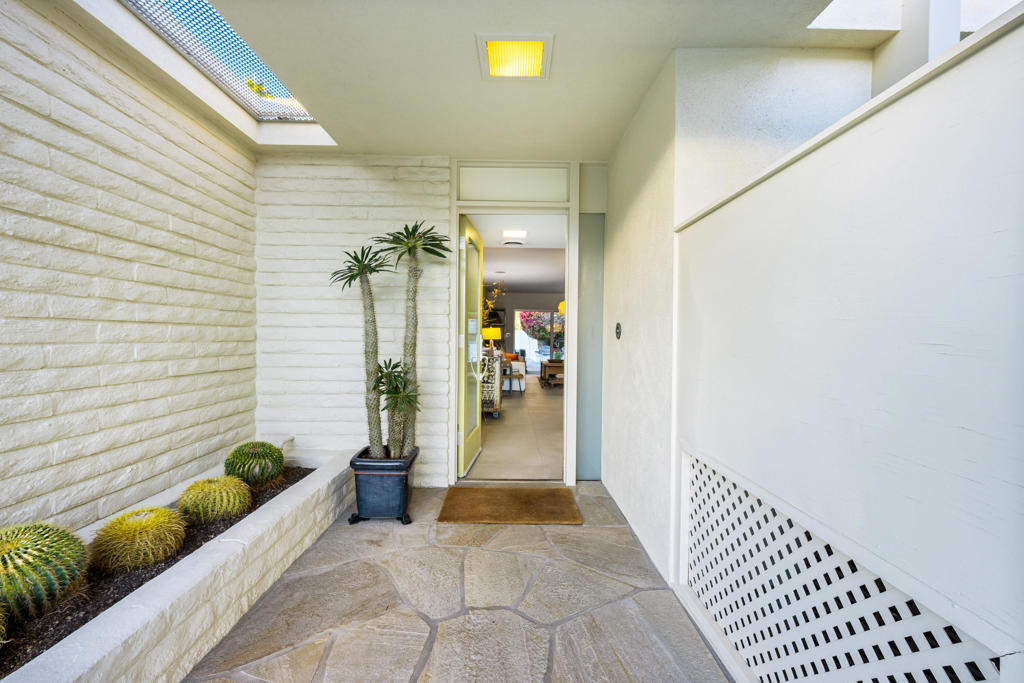 45415 San Luis Rey Avenue