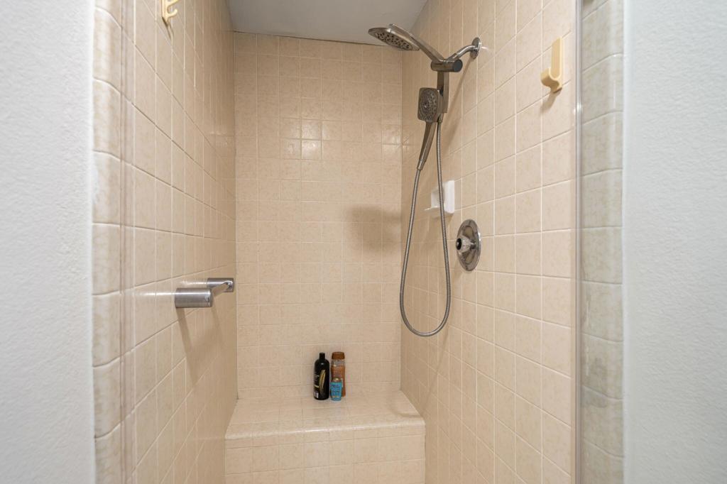 910 Island Drive 107