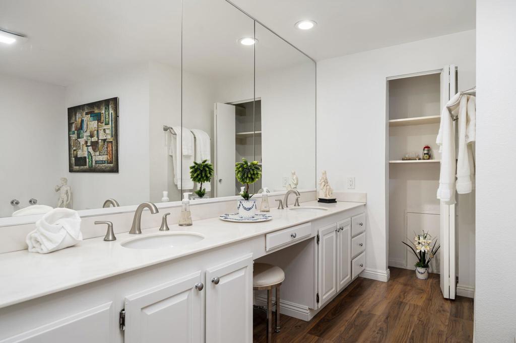 910 Island Drive 107