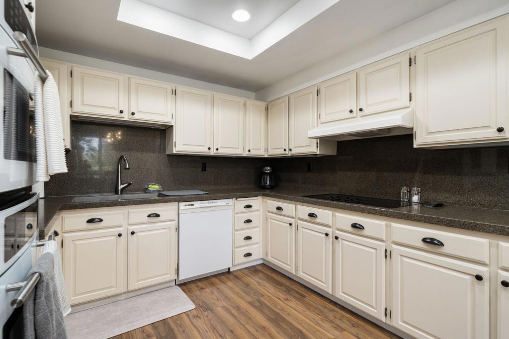 910 Island Drive 107