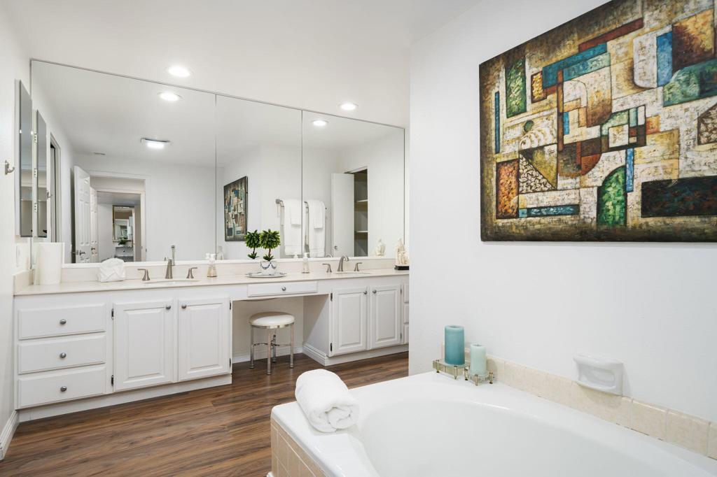 910 Island Drive 107