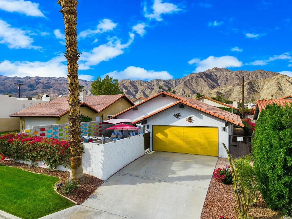 54385 Avenida Herrera