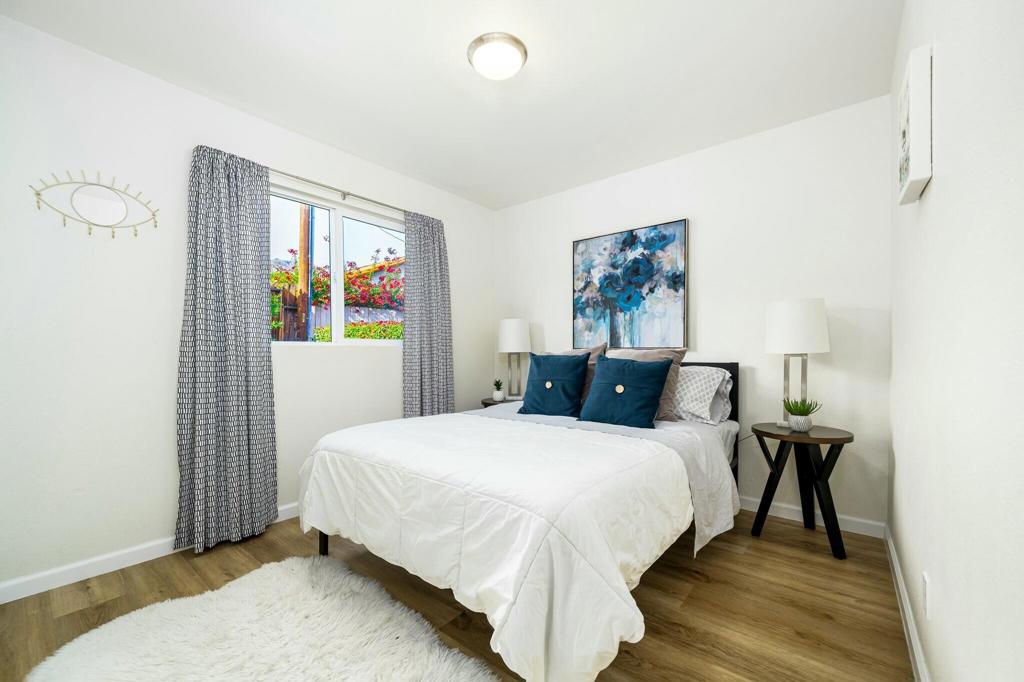 54385 Avenida Herrera