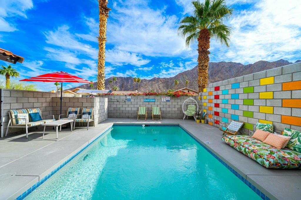 54385 Avenida Herrera