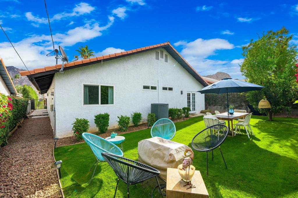 54385 Avenida Herrera