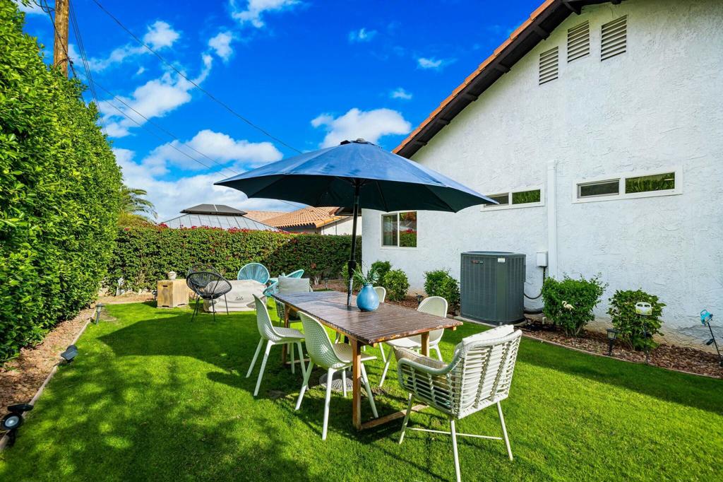 54385 Avenida Herrera