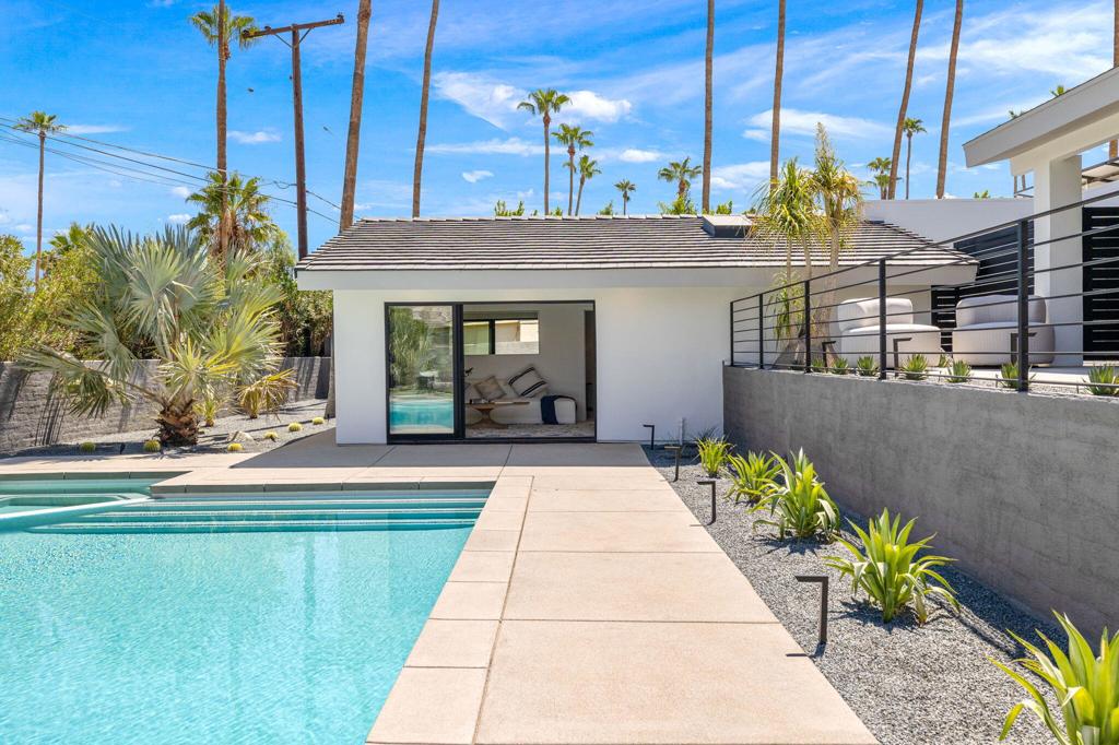 46380 Desert Lily Drive