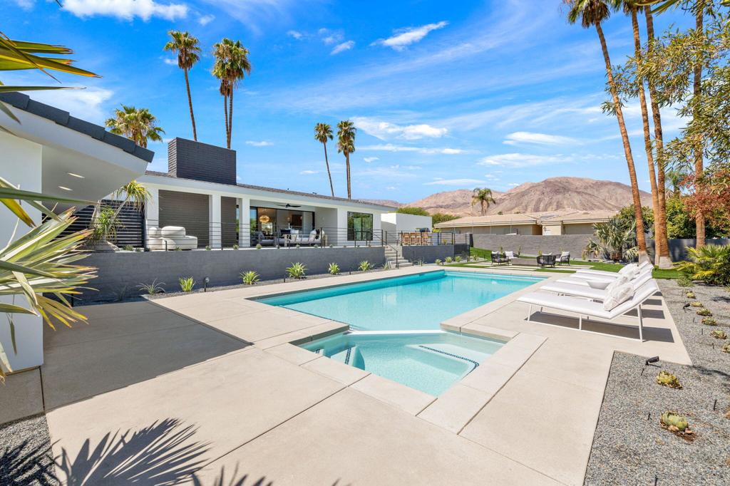 46380 Desert Lily Drive