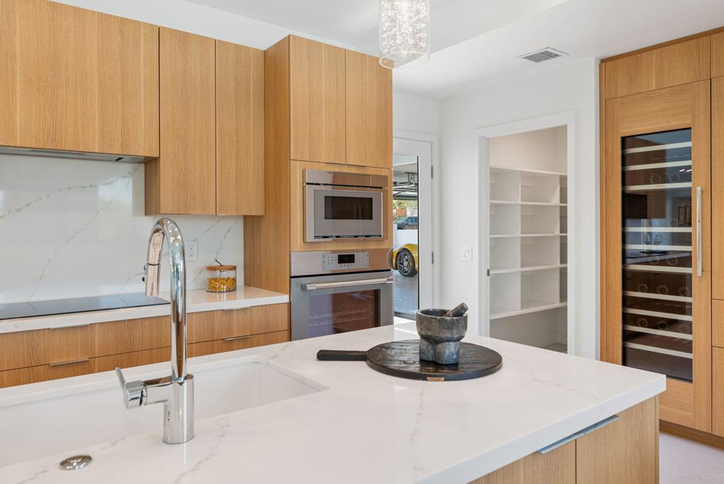 46380 Desert Lily Drive