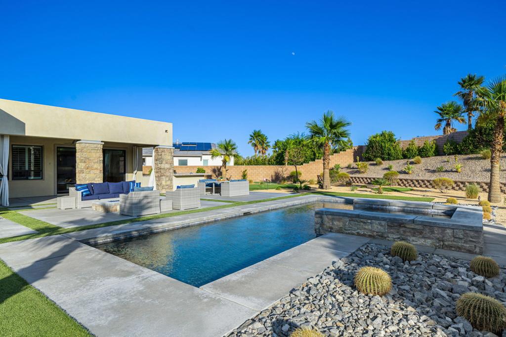 74425 Zeppelin Drive