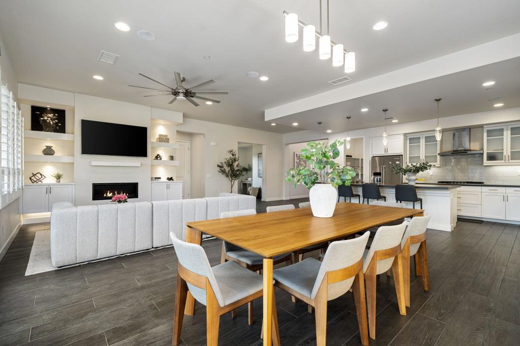 74425 Zeppelin Drive