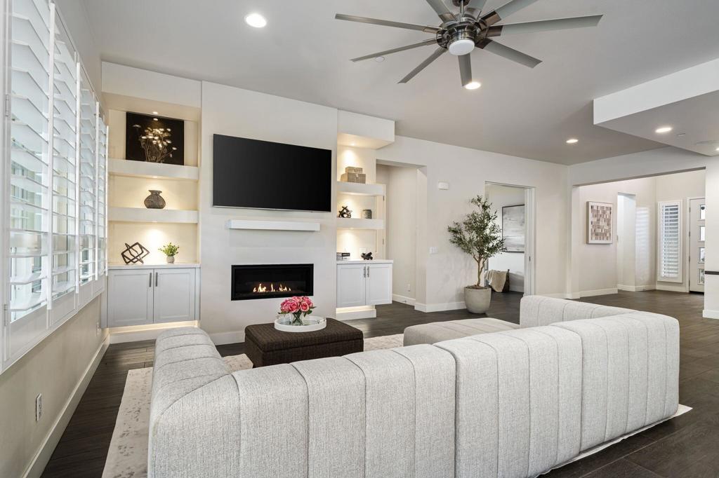 74425 Zeppelin Drive